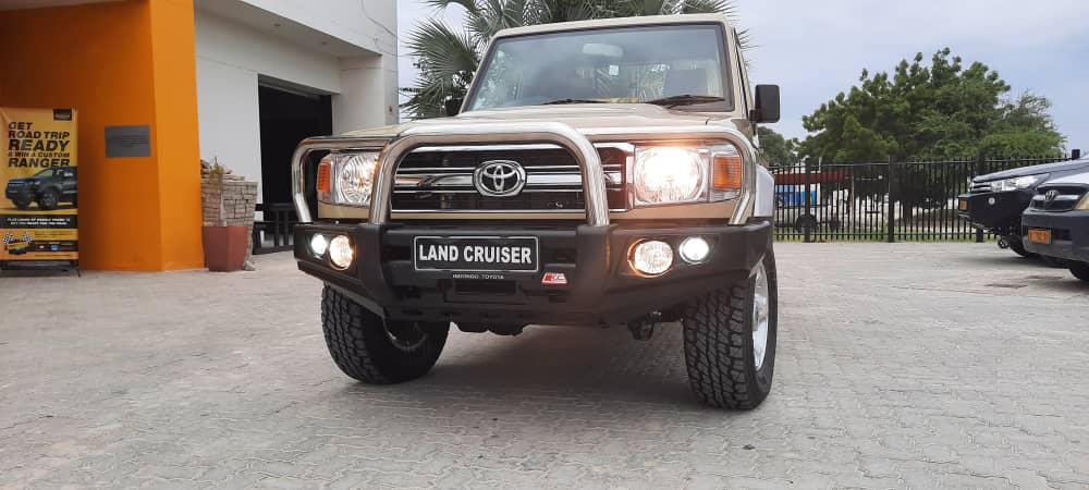 TOYOTA:   LANDCRUISER Bumper Replacment