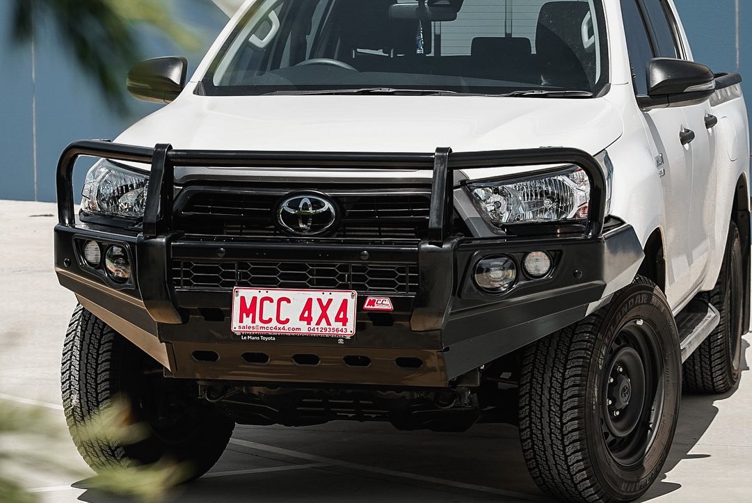 TOYOTA:  HILUX LEGEND or RAIDER GD6 Bumper Replacment