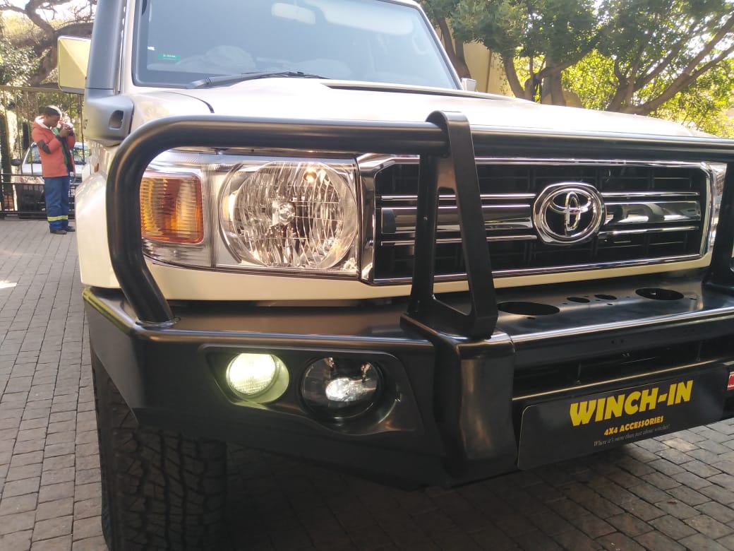 TOYOTA:   LANDCRUISER Bumper Replacment