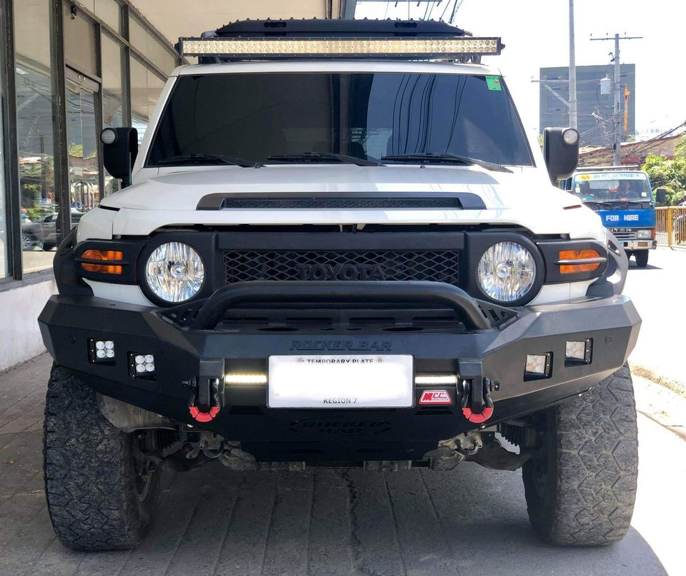 TOYOTA:  FJ CRUISER Bumper Replacment